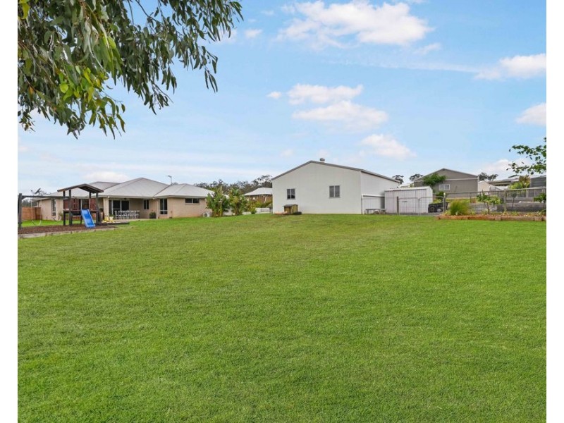 15 Rosella Gardens Drive, Meringandan West QLD 4352