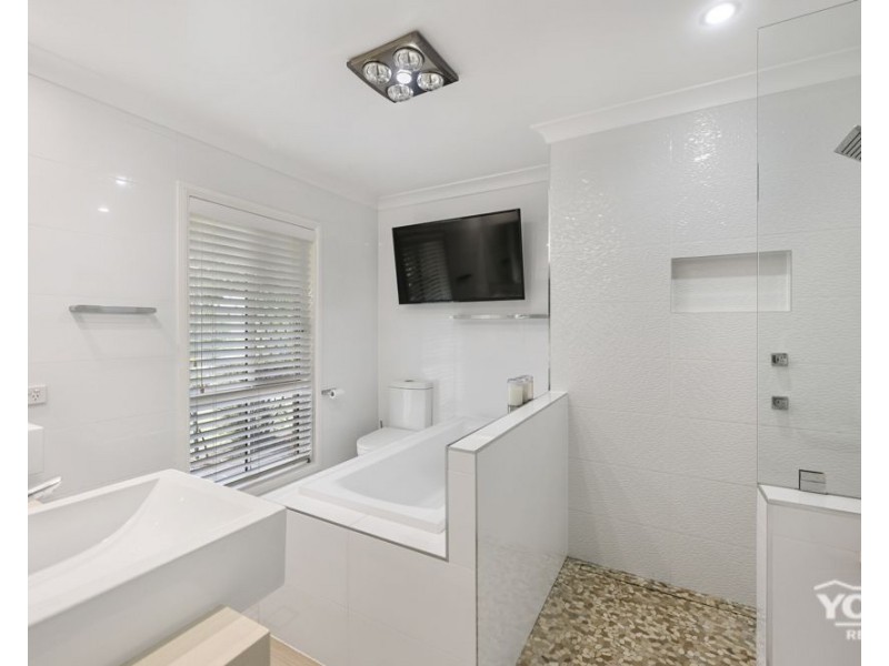 8 Morris Court, Cotswold Hills QLD 4350