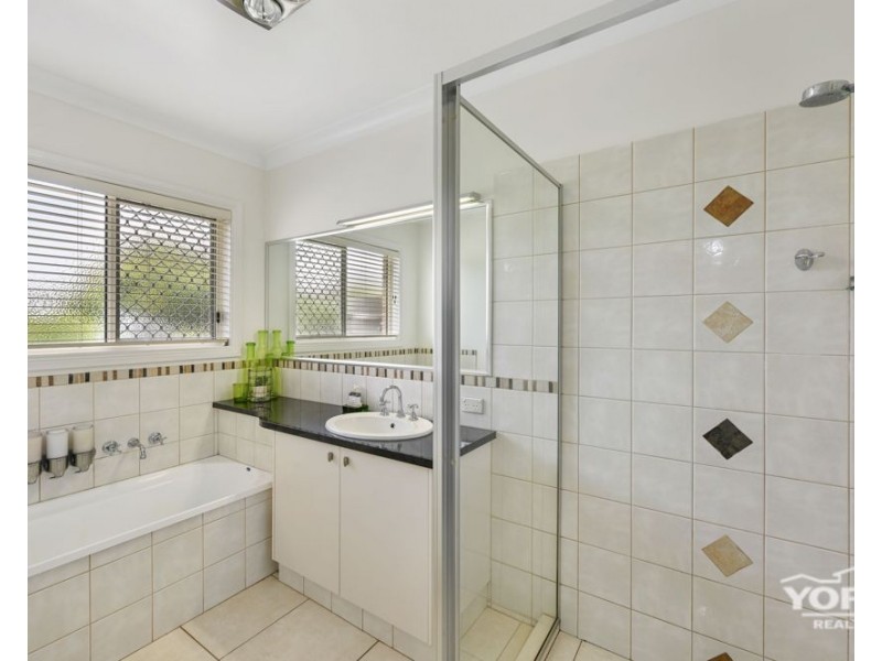 8 Morris Court, Cotswold Hills QLD 4350