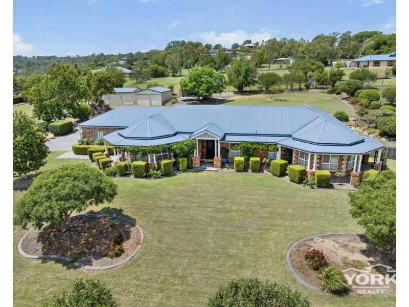 8 Morris Court, Cotswold Hills QLD 4350