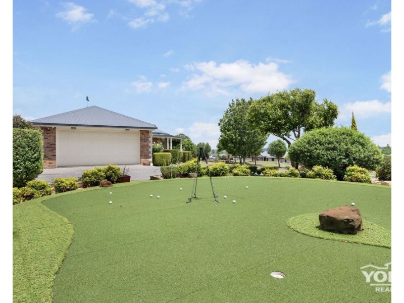 8 Morris Court, Cotswold Hills QLD 4350