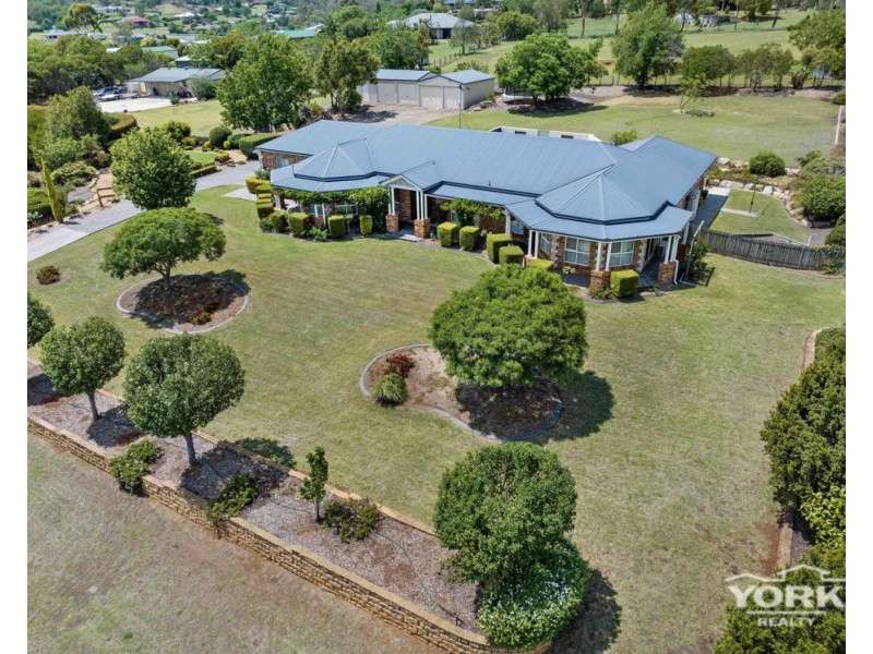 8 Morris Court, Cotswold Hills QLD 4350