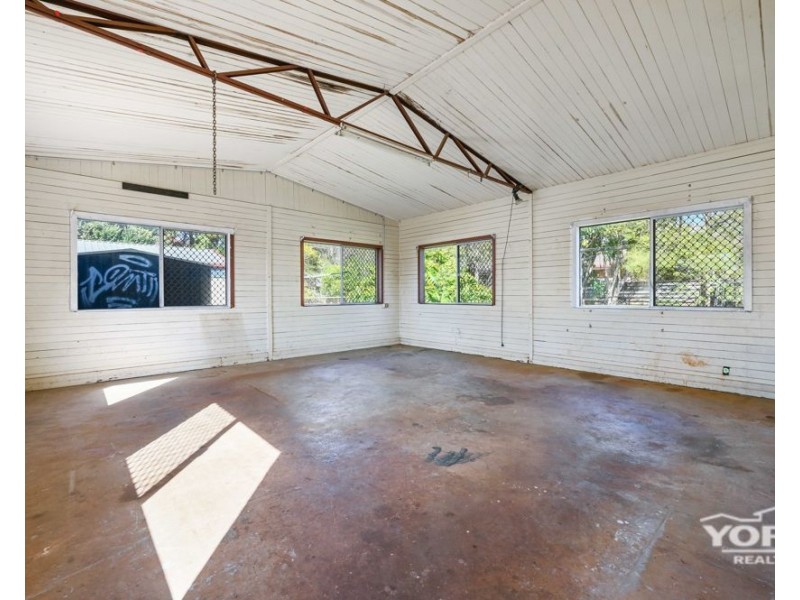 11 Newmarket Street, Newtown QLD 4350
