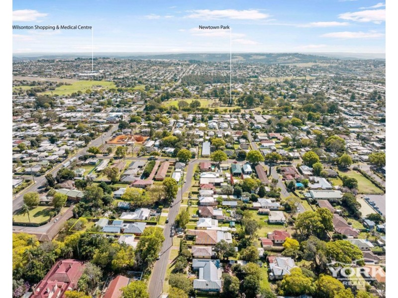 11 Newmarket Street, Newtown QLD 4350