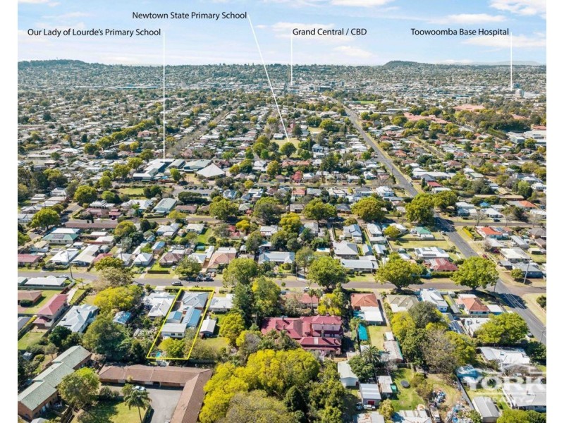 11 Newmarket Street, Newtown QLD 4350