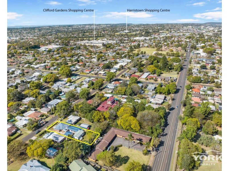 11 Newmarket Street, Newtown QLD 4350