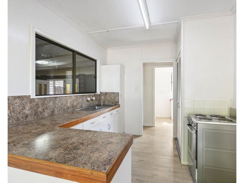 227c West Street, Harristown QLD 4350