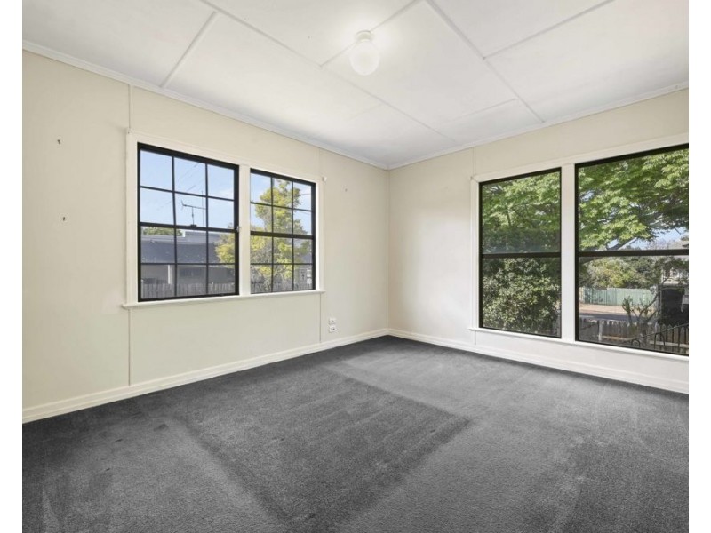 227c West Street, Harristown QLD 4350