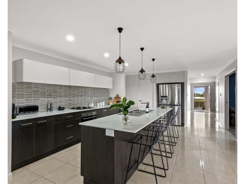 3 Lemon Court, Wyreema QLD 4352