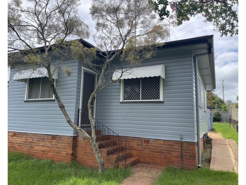 19 Loudon Street, South Toowoomba QLD 4350