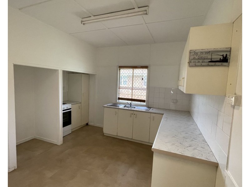 19 Loudon Street, South Toowoomba QLD 4350