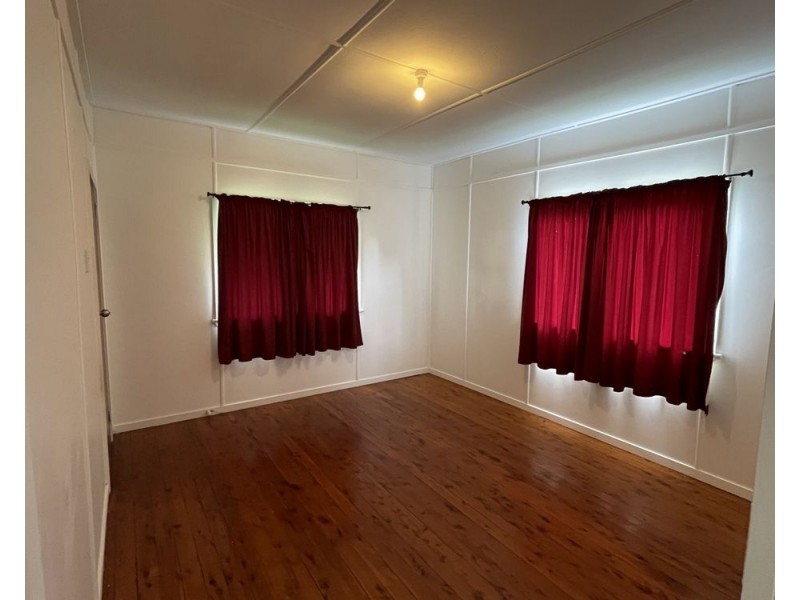 19 Loudon Street, South Toowoomba QLD 4350