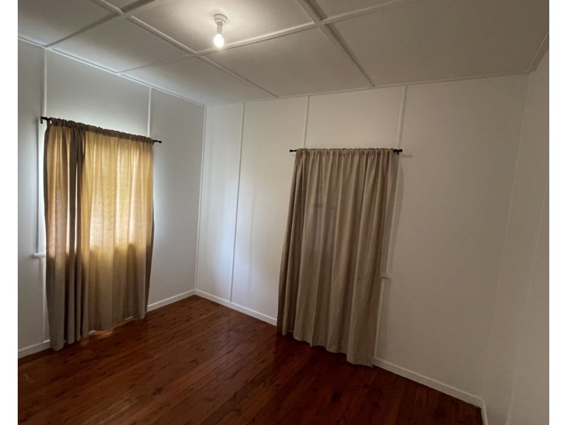 19 Loudon Street, South Toowoomba QLD 4350