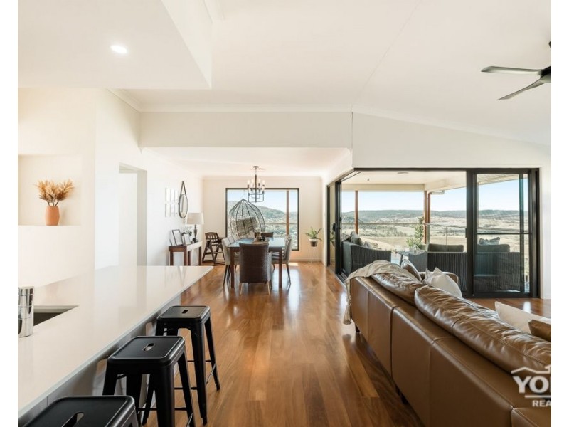 22 Manikato Drive, Hodgson Vale QLD 4352