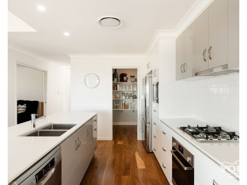 22 Manikato Drive, Hodgson Vale QLD 4352