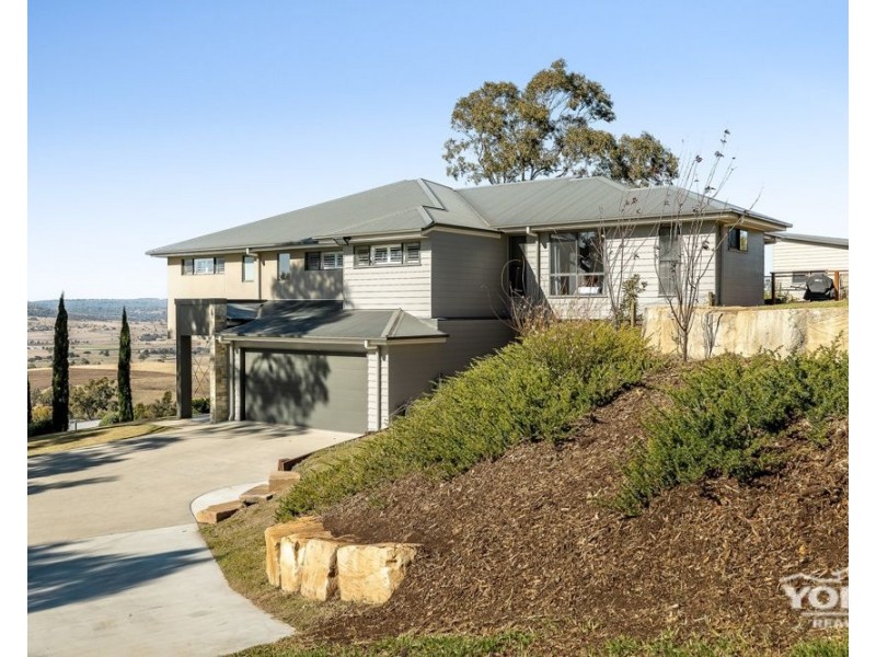 22 Manikato Drive, Hodgson Vale QLD 4352