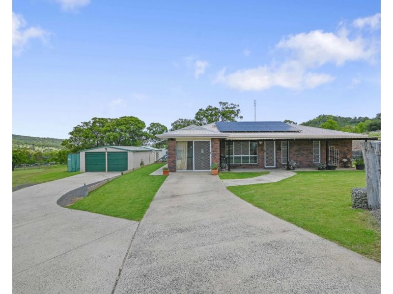 6 Carinya Court, Glenvale QLD 4350