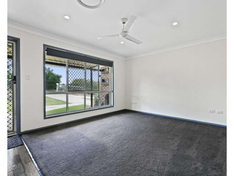 6 Carinya Court, Glenvale QLD 4350