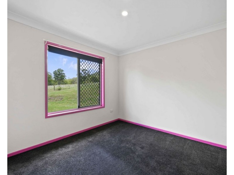 6 Carinya Court, Glenvale QLD 4350