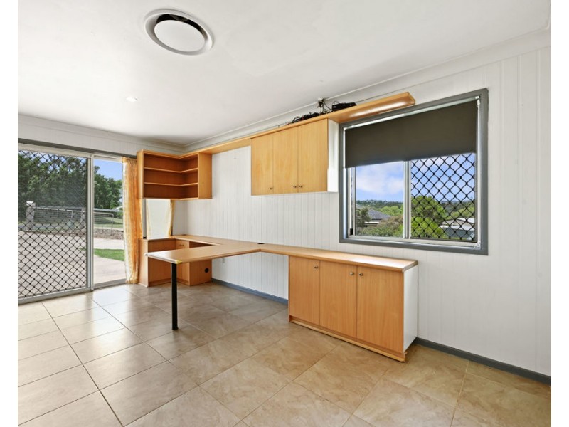 6 Carinya Court, Glenvale QLD 4350