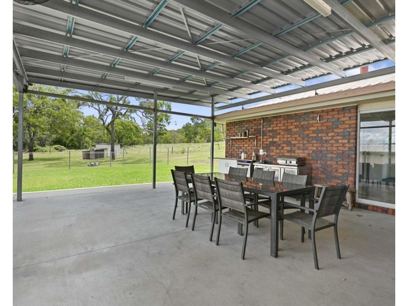 6 Carinya Court, Glenvale QLD 4350
