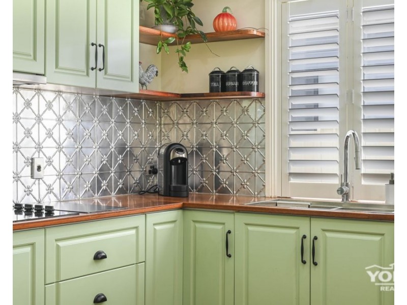 Centenary Heights QLD 4350