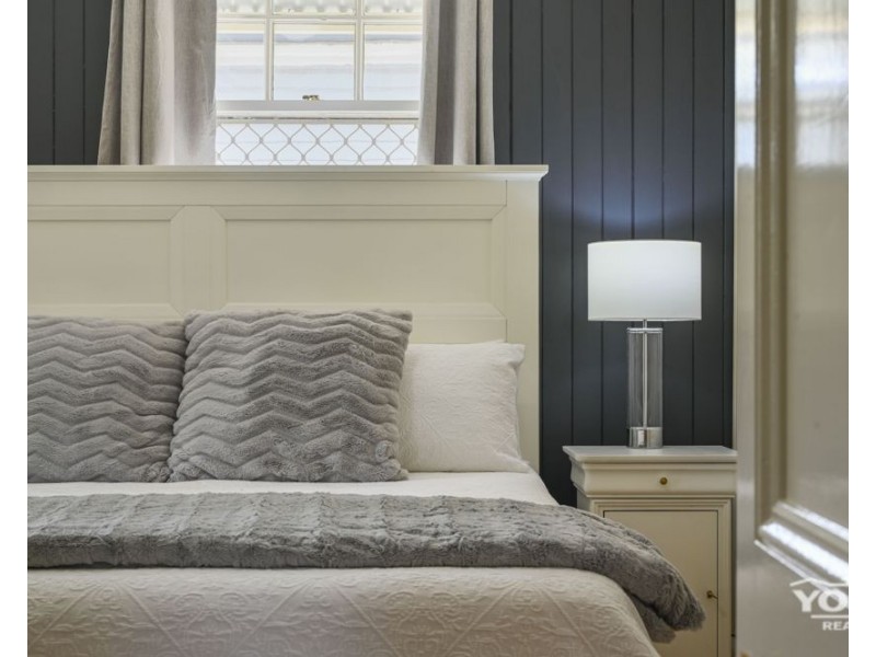 Centenary Heights QLD 4350