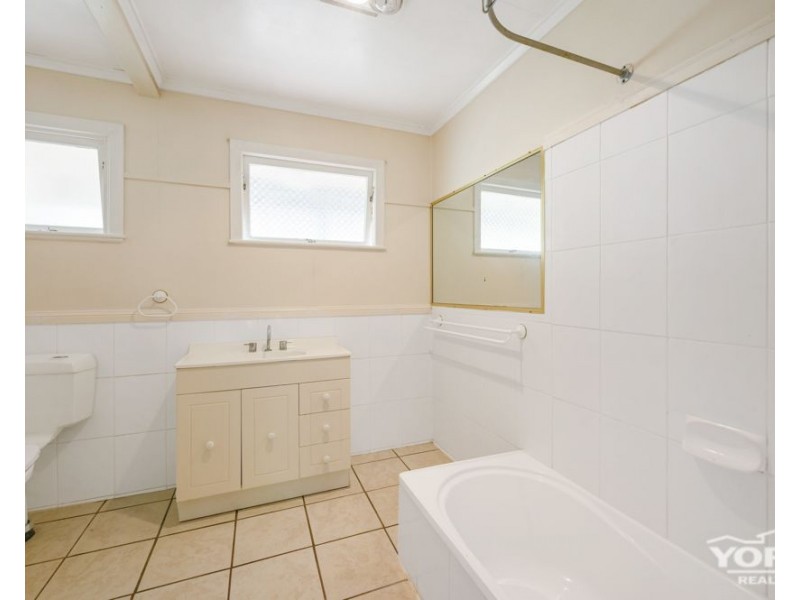 Centenary Heights QLD 4350