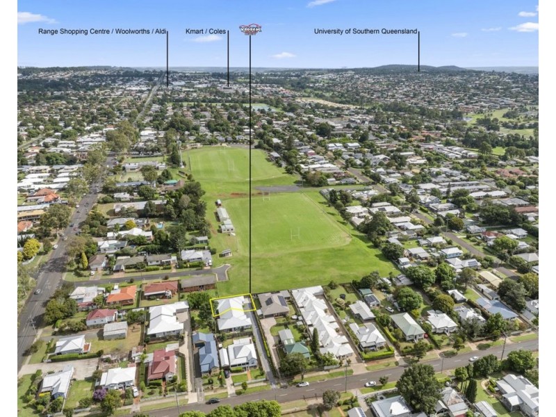 2/208b South Street, South Toowoomba QLD 4350