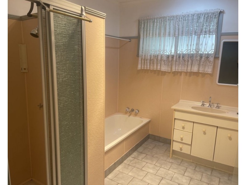 437 West Street, Darling Heights QLD 4350