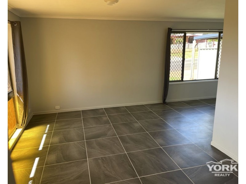 2 Champagne Crescent, Wilsonton Heights QLD 4350