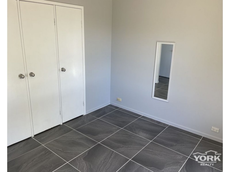 2 Champagne Crescent, Wilsonton Heights QLD 4350