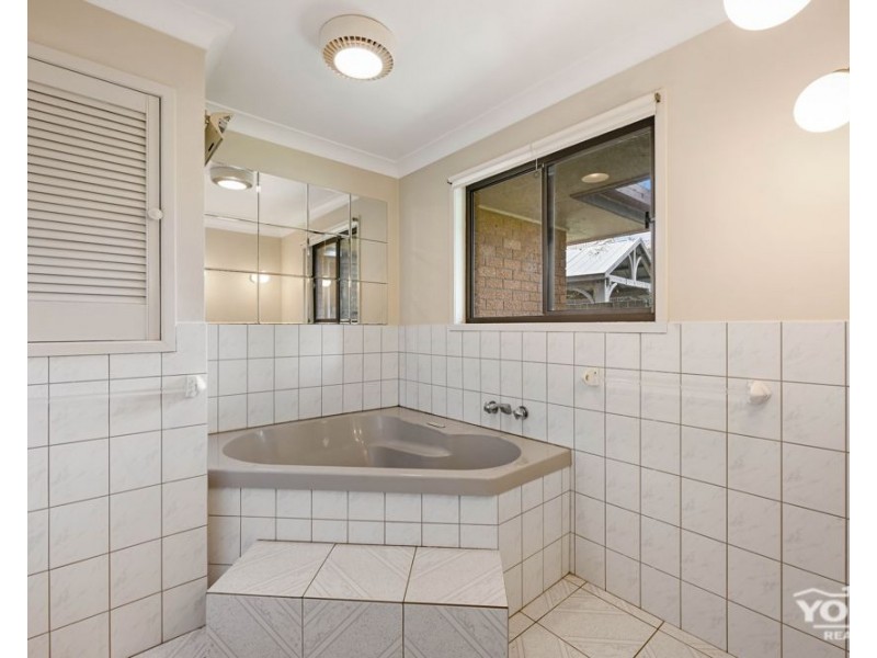 3 Bow Court, Darling Heights QLD 4350