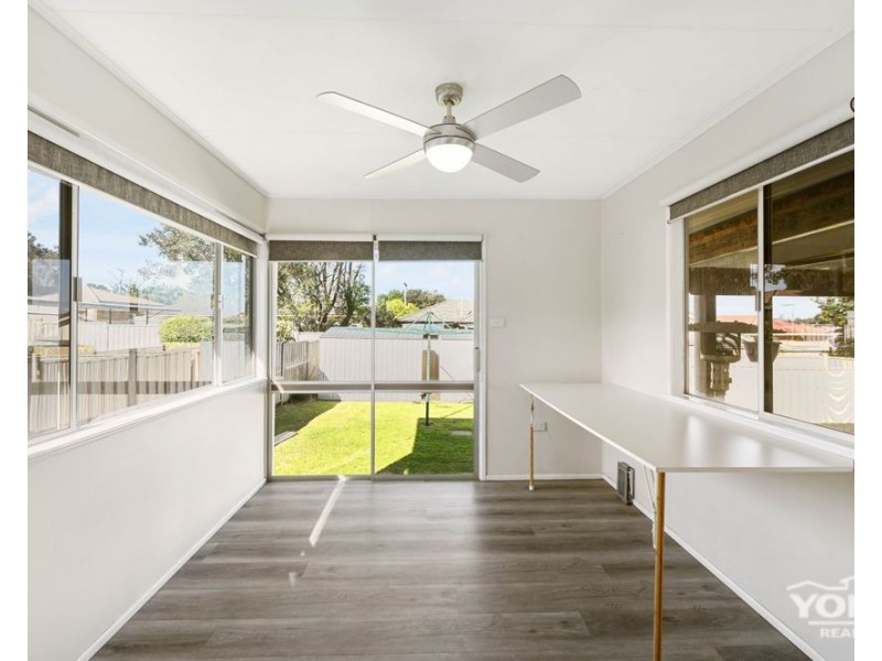 8 Challenor Street, Rockville QLD 4350