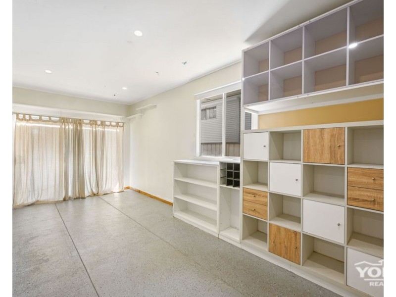 8 Challenor Street, Rockville QLD 4350