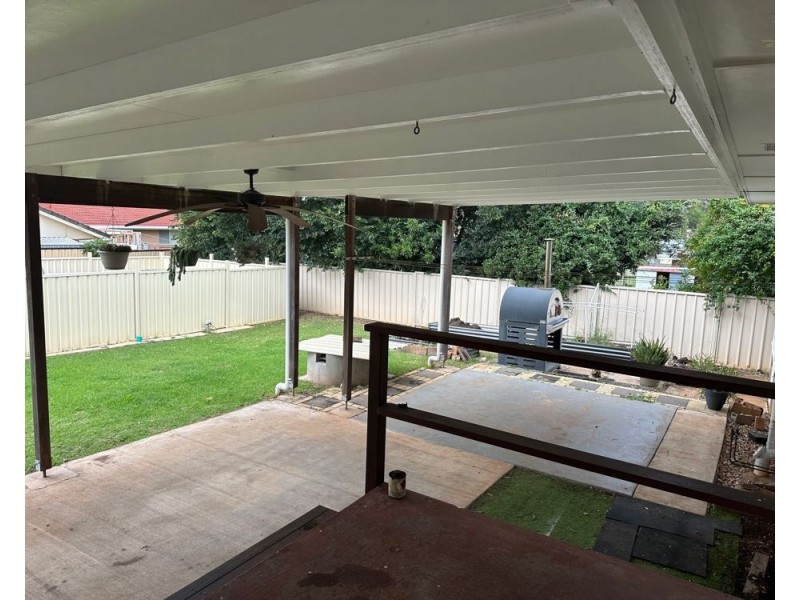 8 Challenor Street, Rockville QLD 4350