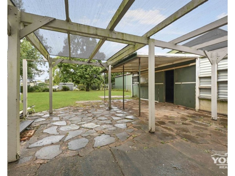 40 Cay Street, Newtown QLD 4350