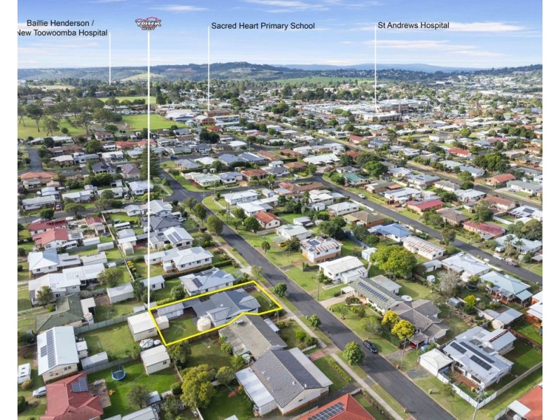 11 Druce Street, Wilsonton QLD 4350