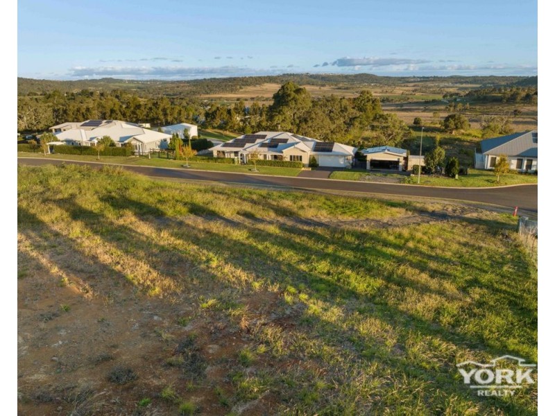 22 Colonial Drive, Gowrie Junction QLD 4352