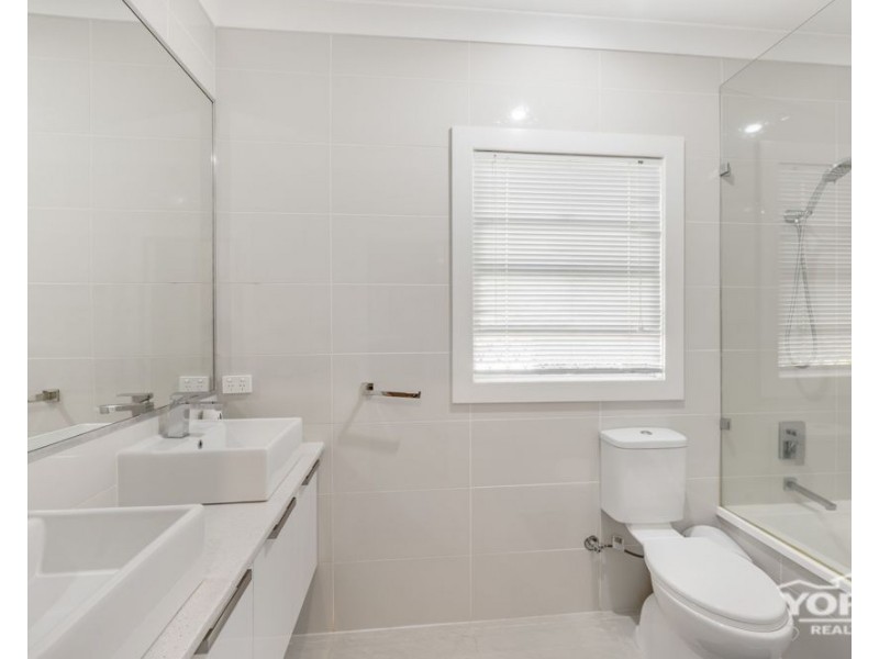 1/77 Ramsay Street, Centenary Heights QLD 4350