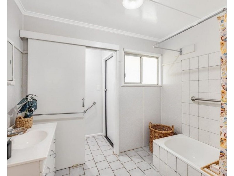 1 Wellsley Street, North Toowoomba QLD 4350