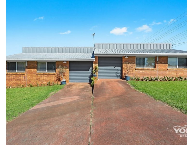 1/4 Jillian Street, Darling Heights QLD 4350