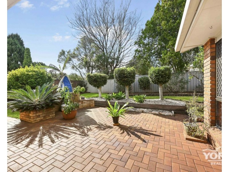 Kearneys Spring QLD 4350