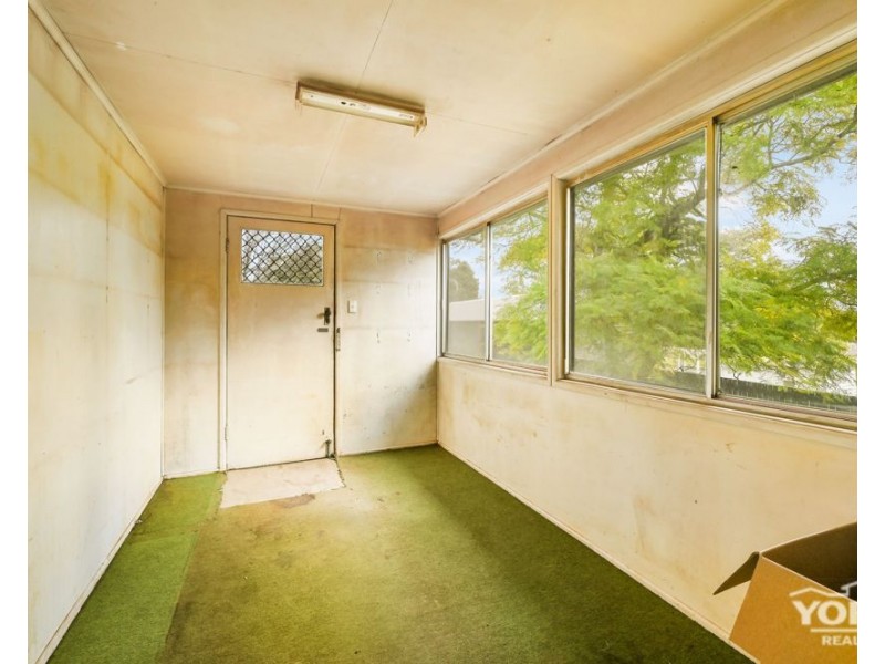 43 Hillview Avenue, Newtown QLD 4350