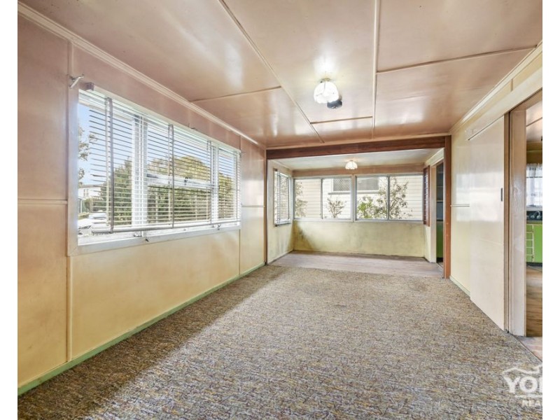 43 Hillview Avenue, Newtown QLD 4350