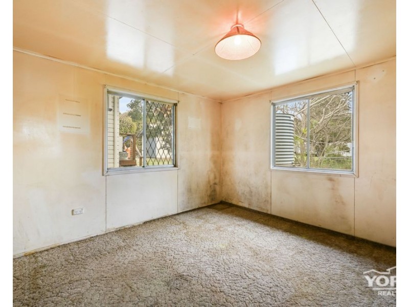 43 Hillview Avenue, Newtown QLD 4350