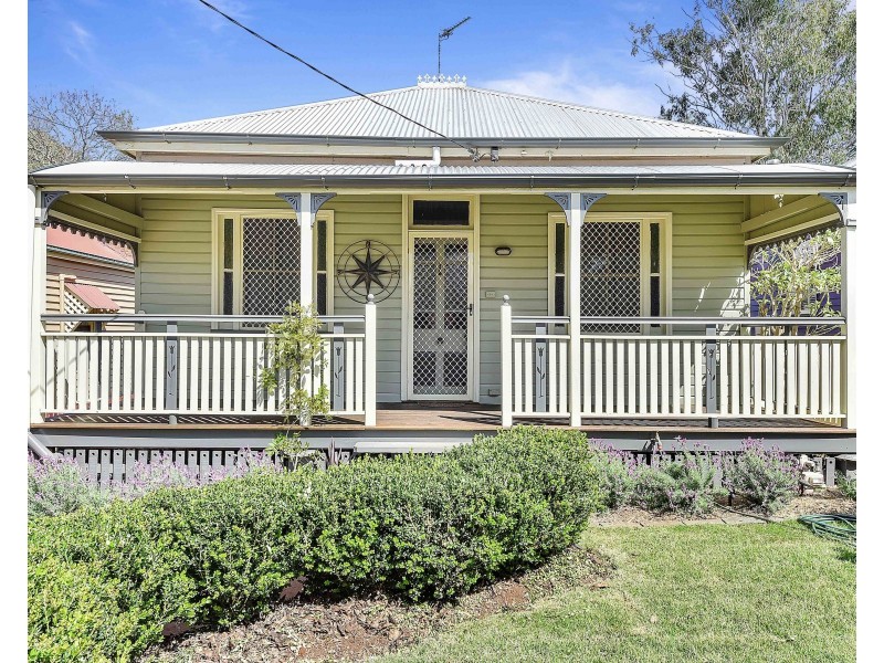 7 Grenier Street, North Toowoomba QLD 4350