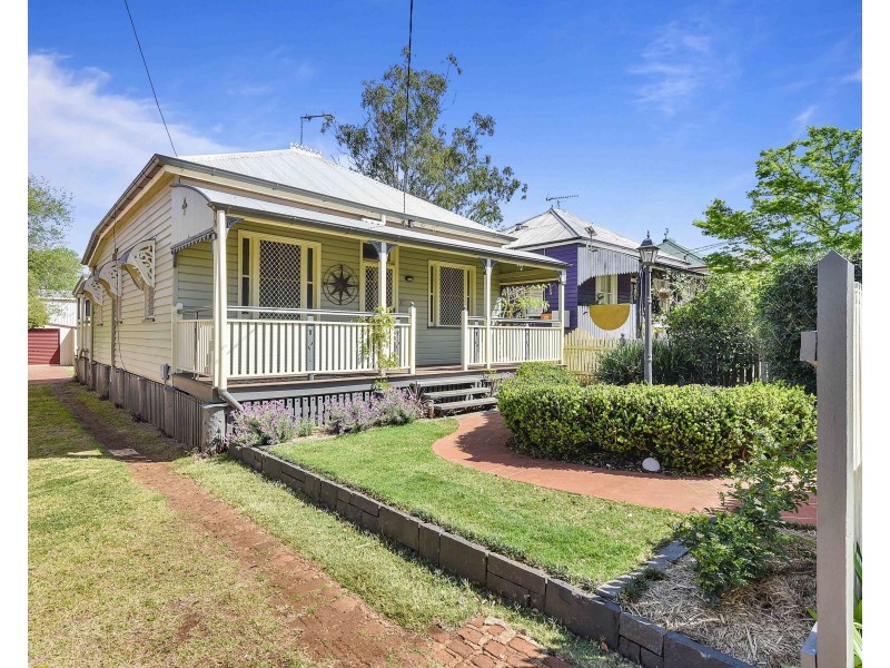 7 Grenier Street, North Toowoomba QLD 4350