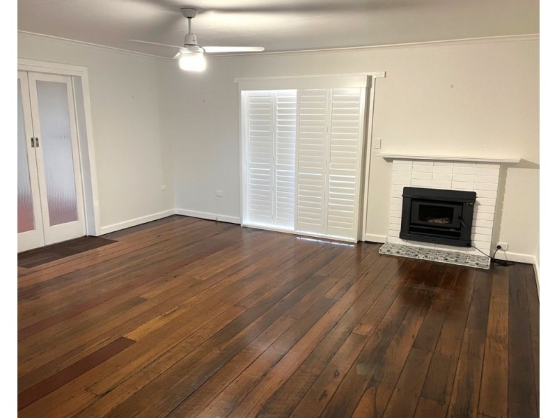 83 Hogg Street, Cranley QLD 4350