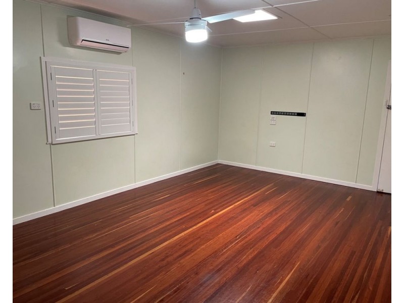 83 Hogg Street, Cranley QLD 4350